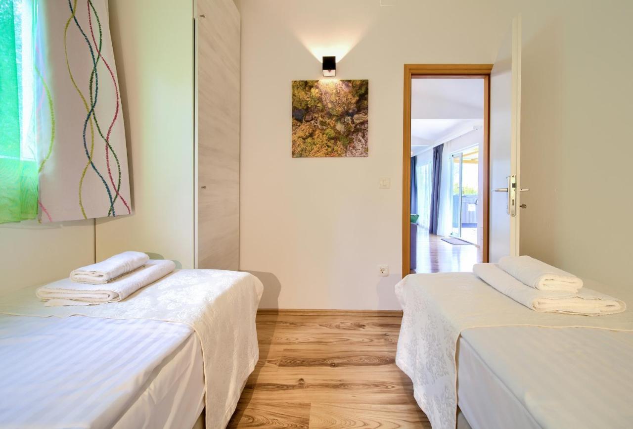 Holiday Homes Kanajt Punat Exterior foto